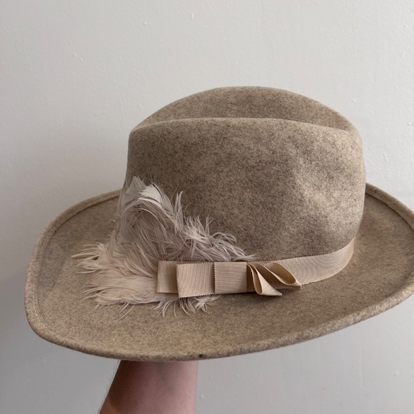 Bollman 100% Wool Peachfelt Fedora Hat with silky feathers - Picture 2 of 6